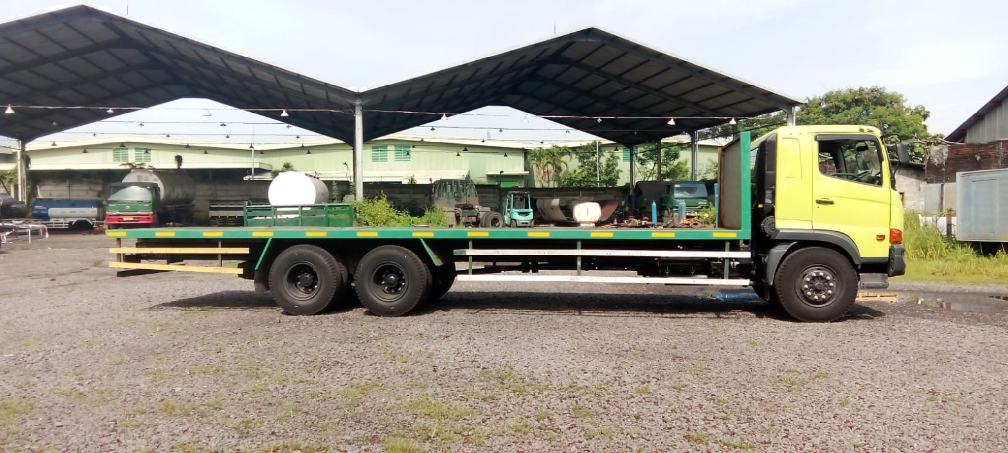 Flat Deck Hino